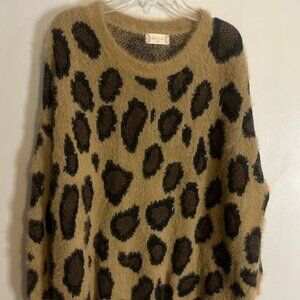 Altar'd State Womens Sweater Fuzzy Knit Leopard Print‎ Drop Sleeve Pullover